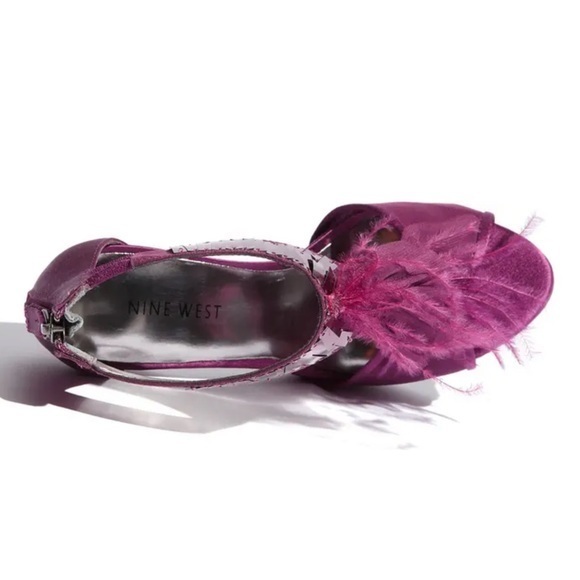 ⭐️ HOST PICK ⭐️ Nine West/Nordstrom’s Feather Heels purple size 6 LIKE NEW shoes - Picture 4 of 13